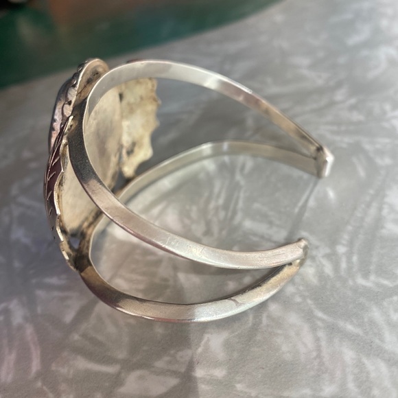 1970’s Authentic Vintage Navajo Sterling Turquoise Cuff Bracelet - Picture 2 of 7